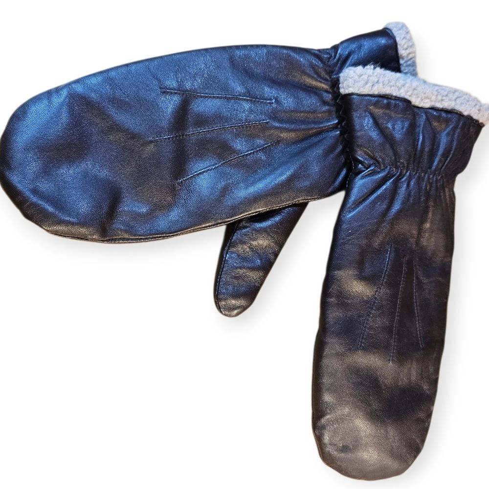 Danier Dark Brown Leather Mittens – Women’s Small 🤎🧤